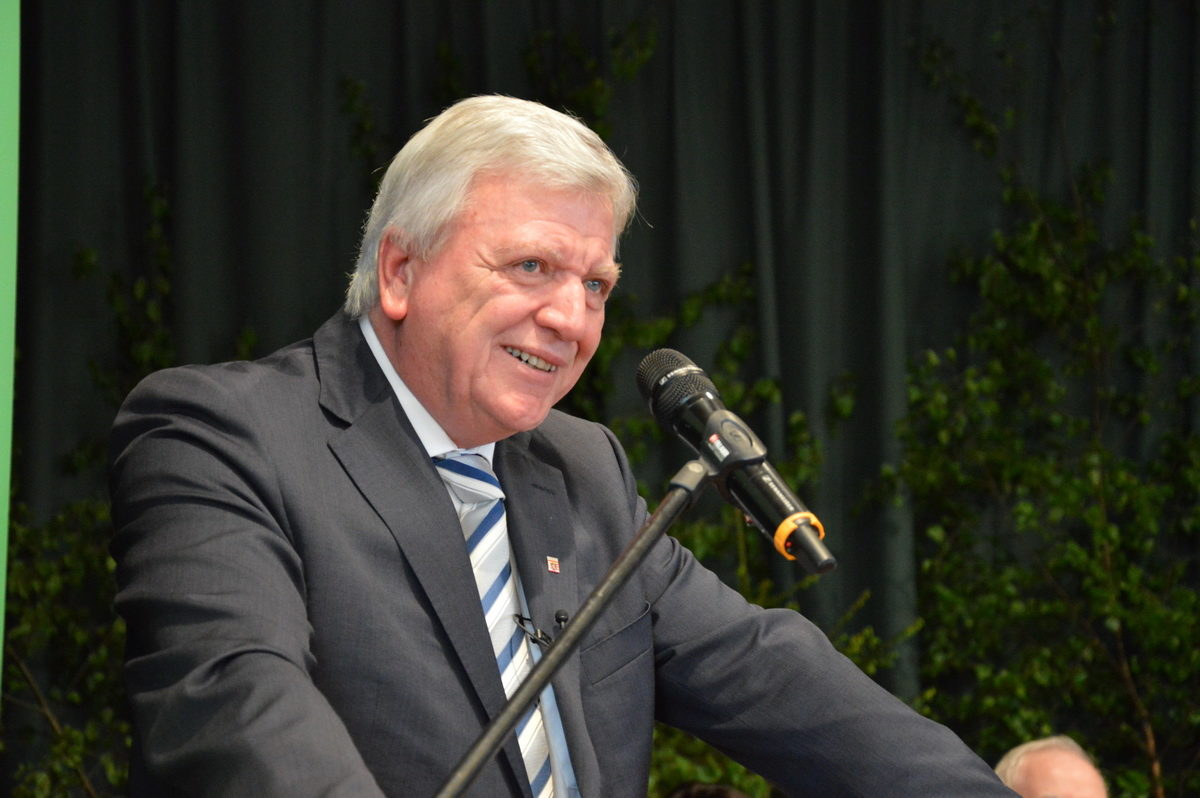 Landesjägertag 2017 in Lorsch: Ministerpräsident Volker Bouffier verspricht Schalldämpfer-Erlaubnis ab Sommer 2017